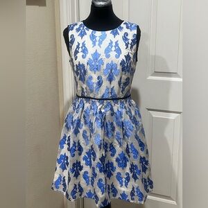 Siare's Elegant White and  BLUE JACQUARD DESIGN DRESS, SIZE 40 ( US 6-8=M)